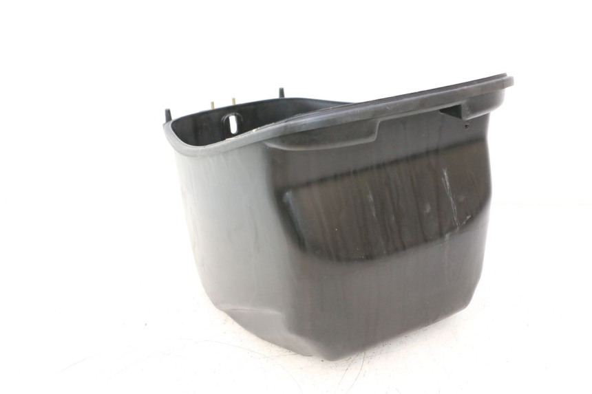 photo de SEAT STORAGE BOX KYMCO AGILITY 4T 50 (2005 - 2018) - Fixing points details