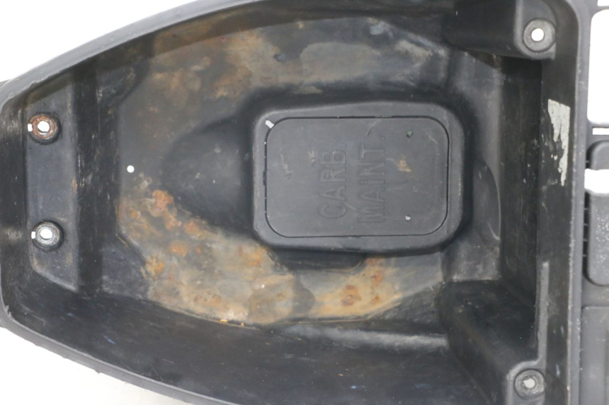photo de SEAT STORAGE BOX KYMCO AGILITY RS 4T 50 (2009 - 2013) - Fixing points details