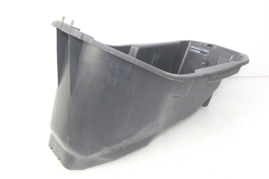 photo de SEAT STORAGE BOX HONDA BALI EX 100 (1996 - 2000) - Fixing points details