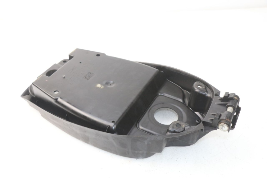 photo de SEAT STORAGE BOX MBK BOOSTER SPIRIT 50 (2004 - 2017) - Component detail