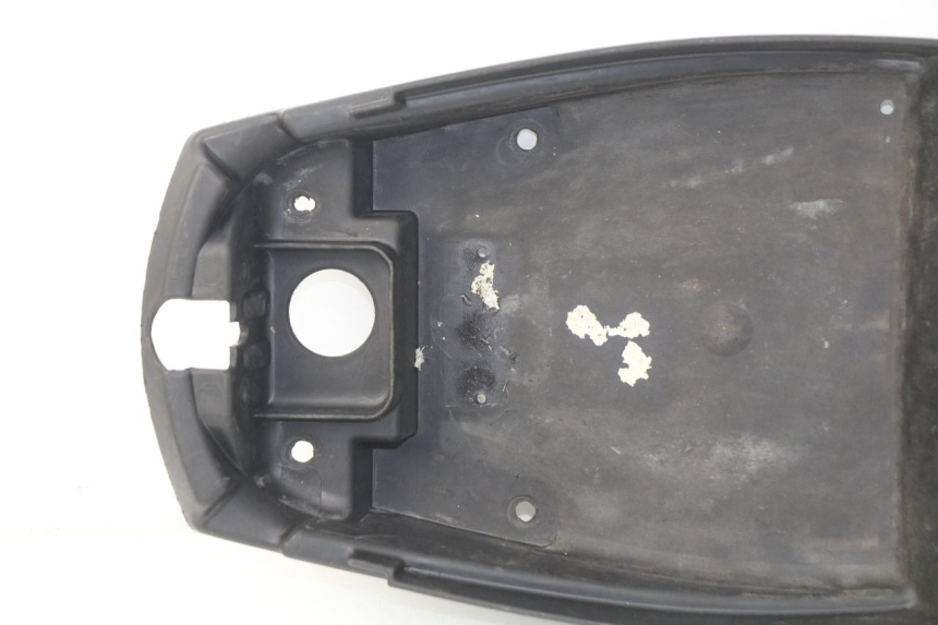 photo de SEAT STORAGE BOX MBK BOOSTER SPIRIT NAKED 50 (2004 - 2017) - Fixing points details