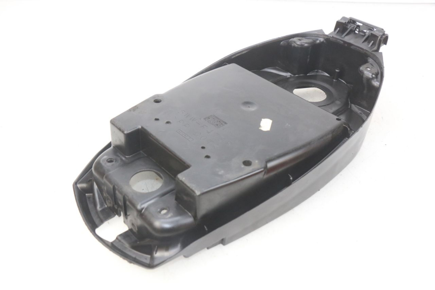 photo de SEAT STORAGE BOX MBK BOOSTER SPIRIT NAKED 50 (2004 - 2017) - Alternative perspective