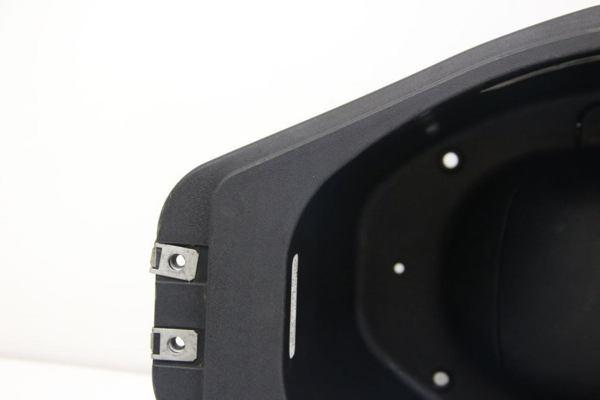 photo de SEAT STORAGE BOX DERBI BOULEVARD 50 (2009 - 2006) - Additional view of the item