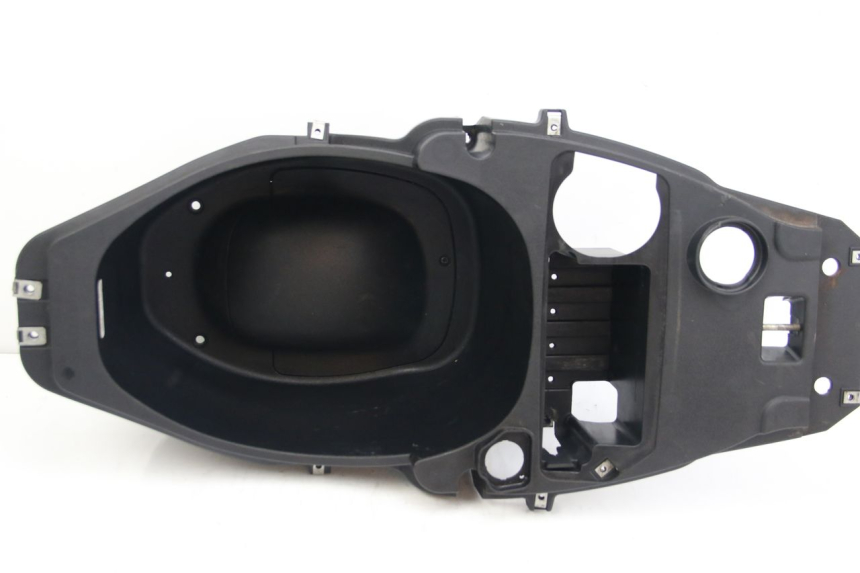 photo de SEAT STORAGE BOX DERBI BOULEVARD 50 (2009 - 2006) - Technical close-up