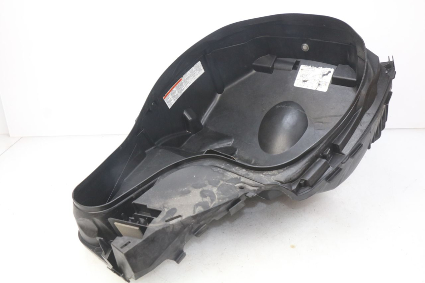 photo de SEAT STORAGE BOX SUZUKI BURGMAN 125 (2007 - 2014) - Alternative perspective