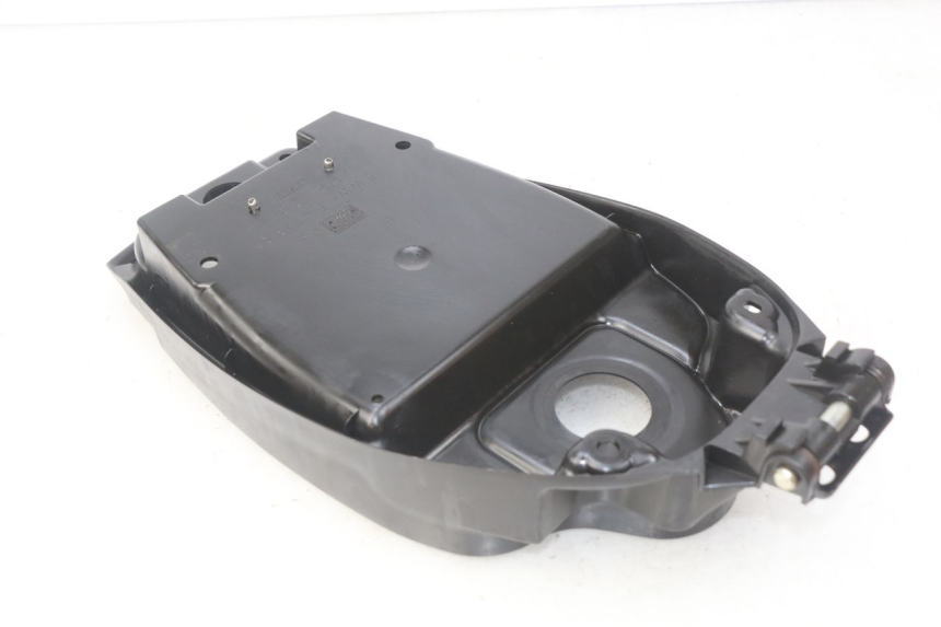 photo de SEAT STORAGE BOX YAMAHA BW'S EASY 50 (2013 - 2016) - Zoom on usage condition