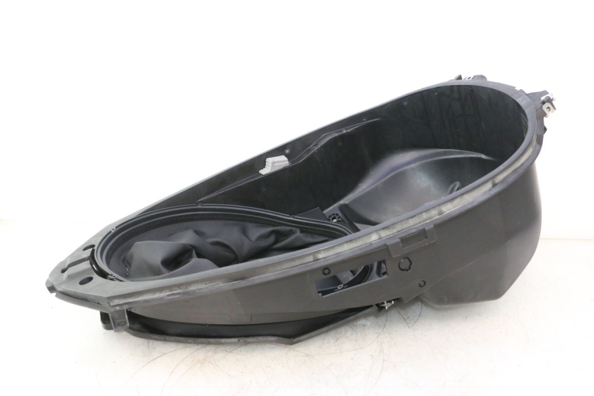 photo de UNDERSEAT STORAGE BMW C SPORT 650 (2015 - 2021) - High-resolution close-up