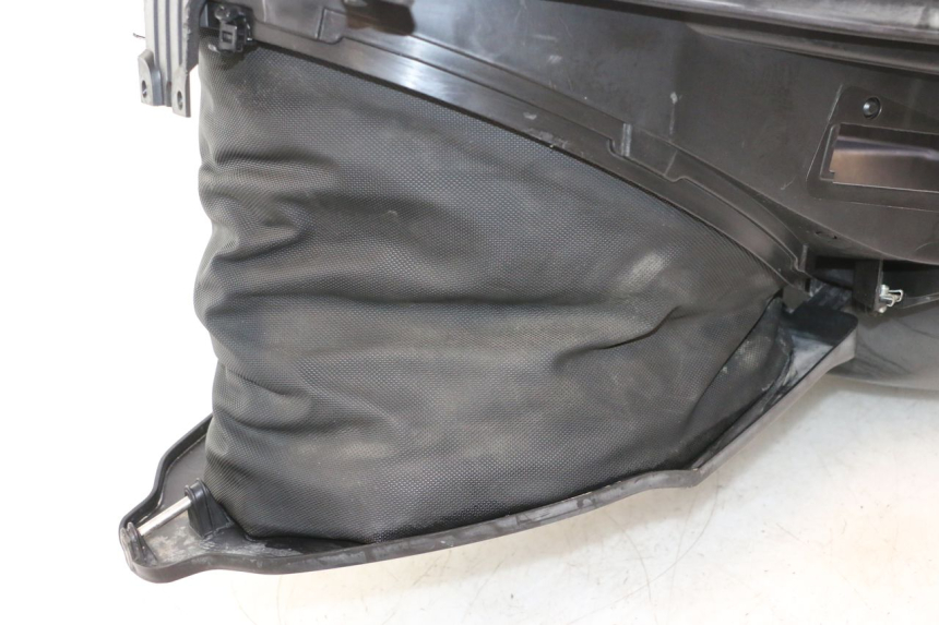 photo de UNDERSEAT STORAGE BMW C SPORT 650 (2015 - 2021) - Zoom on usage condition