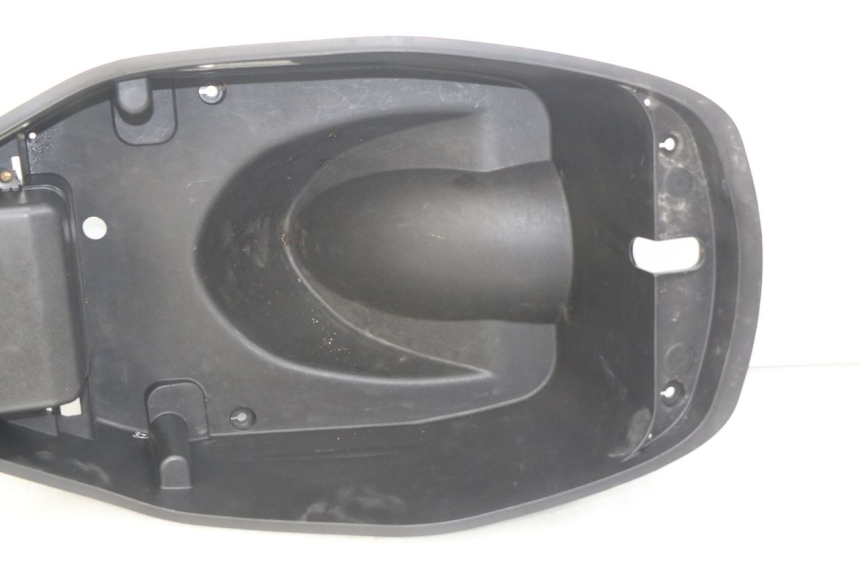 photo de SEAT STORAGE BOX SYM CITYCOM CITY COM 125 (2009 - 2014) - Fixing points details