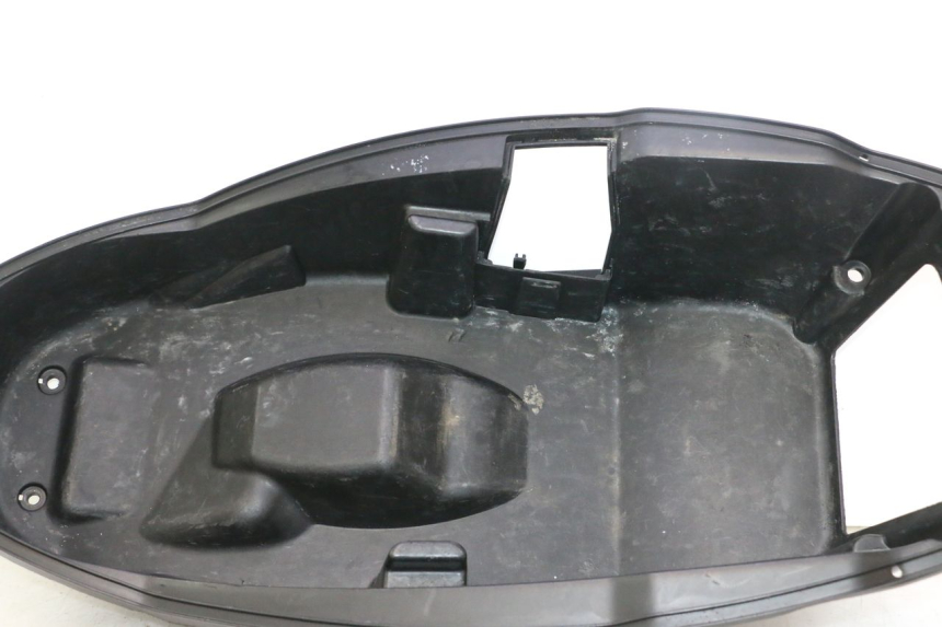 photo de SEAT STORAGE BOX PEUGEOT CITYSTAR 2T 50 (2018 - 2021) - Zoom on usage condition