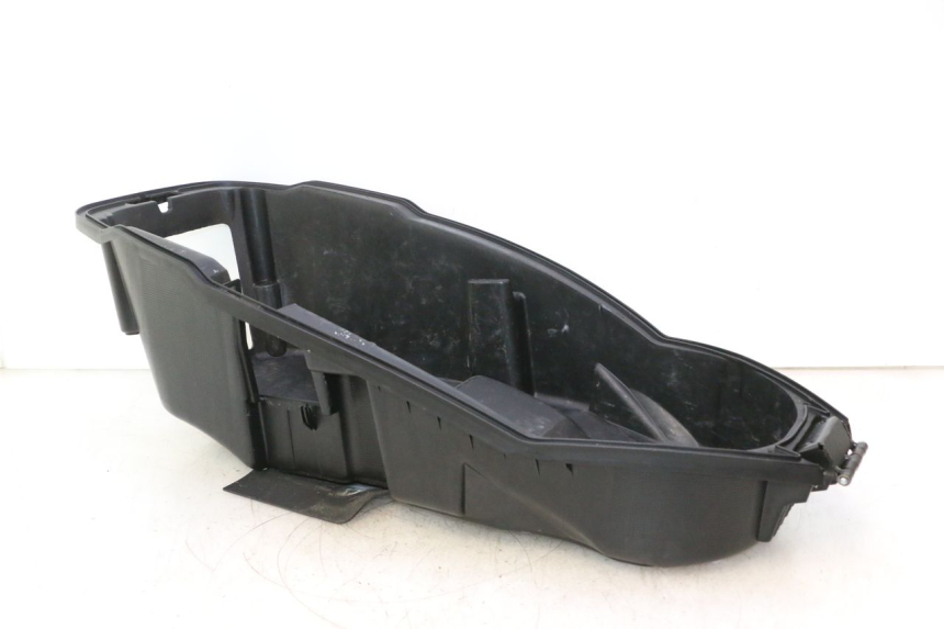 photo de SEAT STORAGE BOX PEUGEOT CITYSTAR 2T 50 (2018 - 2021) - Fixing points details