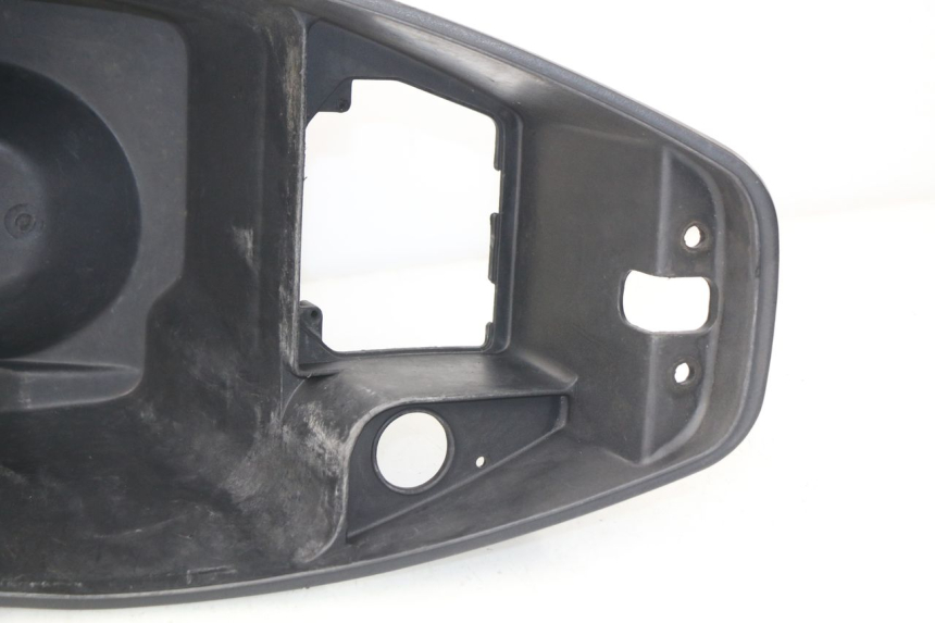 photo de UNDERSEAT STORAGE SYM DD 50 (2005 - 2011) - Fixing points details