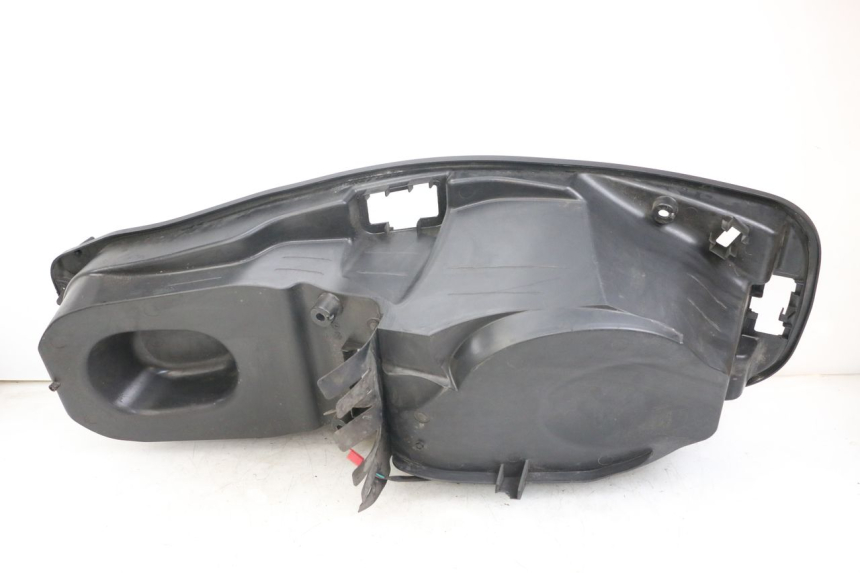 photo de UNDERSEAT STORAGE KYMCO DINK STREET 125 (2009 - 2014) - Zoom on usage condition