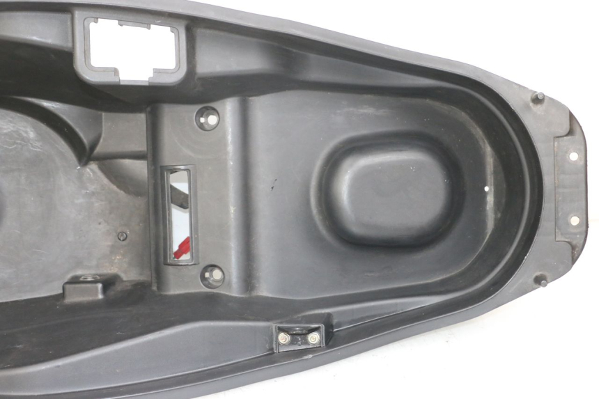 photo de UNDERSEAT STORAGE KYMCO DINK STREET 125 (2009 - 2014) - Product overview