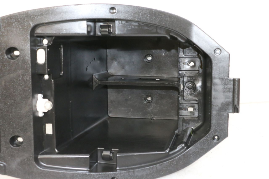 photo de UNDERSEAT STORAGE WAYSCRAL E-START 1 (2018 - 2022) - Fixing points details