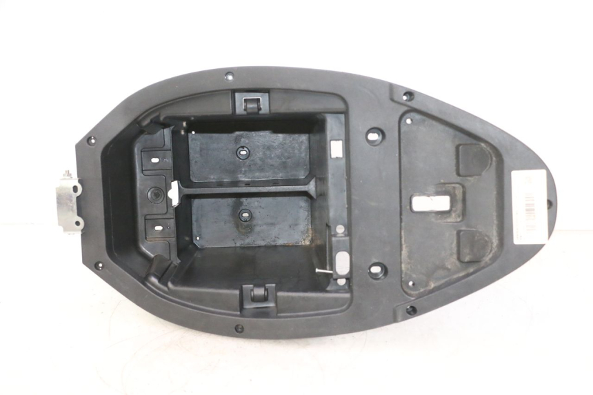 photo de UNDERSEAT STORAGE WAYSCRAL E-START 1 (2018 - 2022) - Surface and material condition