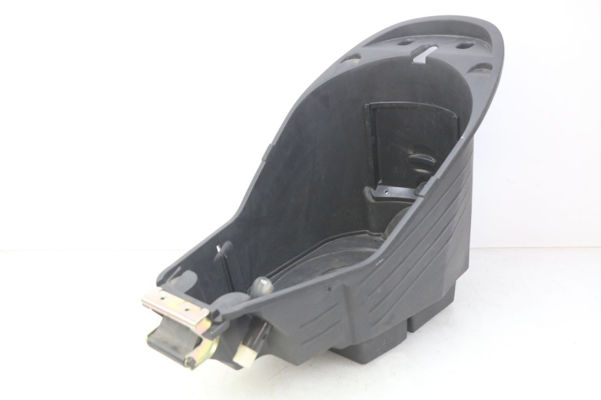 photo de SEAT STORAGE BOX PEUGEOT E-VIVACITY 1 (2012 - 2018) - Fixing points details