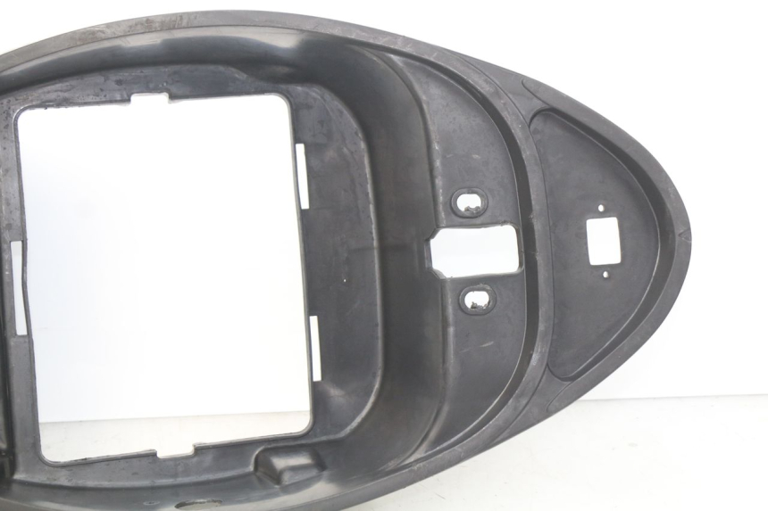 photo de UNDERSEAT STORAGE EFUN E2GO 1 (2017 - 2021) - Fixing points details