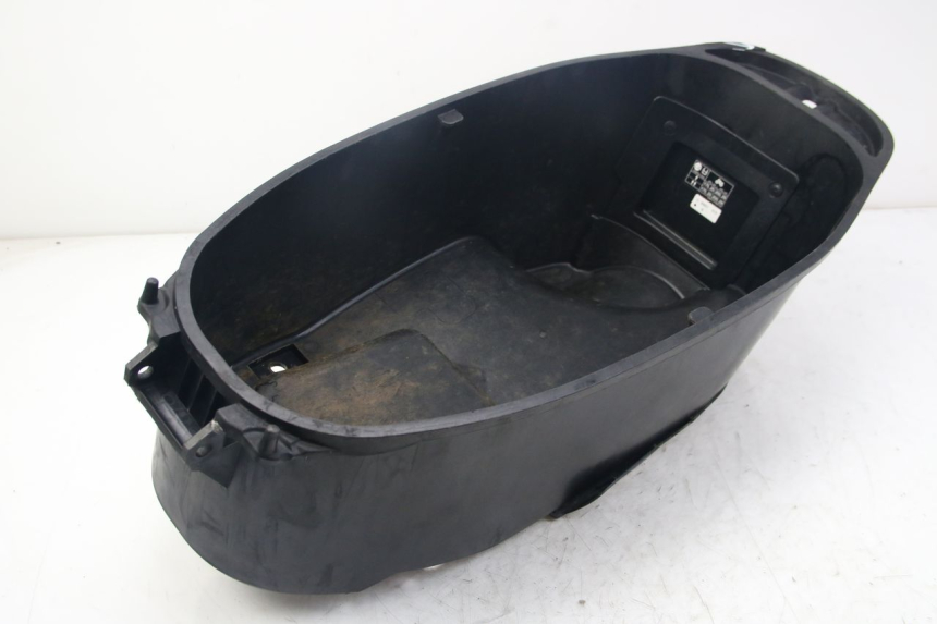 photo de SEAT STORAGE BOX YAMAHA D'ELIGHT DELIGHT 125 (2017 - 2020) - Alternative perspective