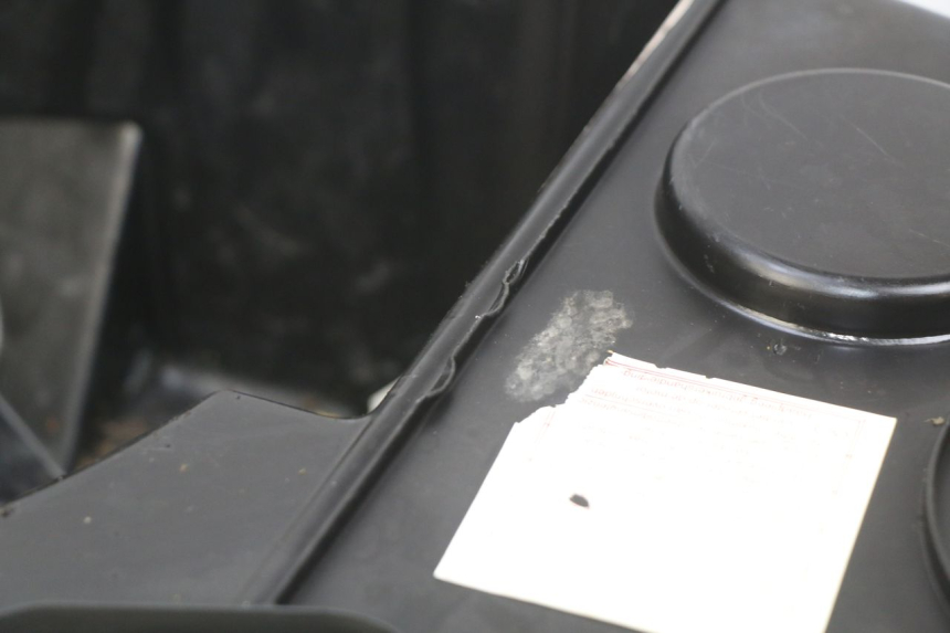 photo de SEAT STORAGE BOX PEUGEOT ELYSEO 125 (1999 - 2004) - Product overview