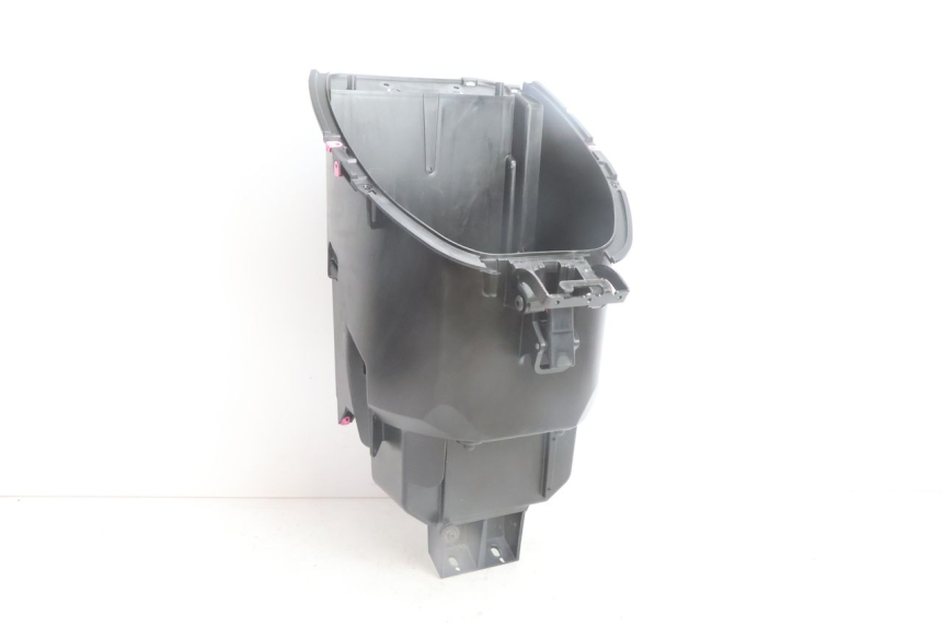 photo de UNDERSEAT STORAGE ASKOLL ESPRO 1 - Zoom on usage condition