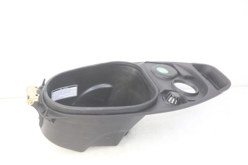 photo de SEAT STORAGE BOX JM MOTORS EVOLIS 4T 50 (2018 - 2022) - Zoom on usage condition