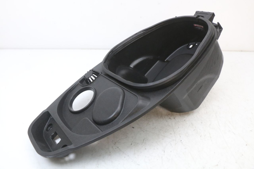 photo de SEAT STORAGE BOX JM MOTORS EVOLIS 4T 50 (2018 - 2022) - Surface and material condition