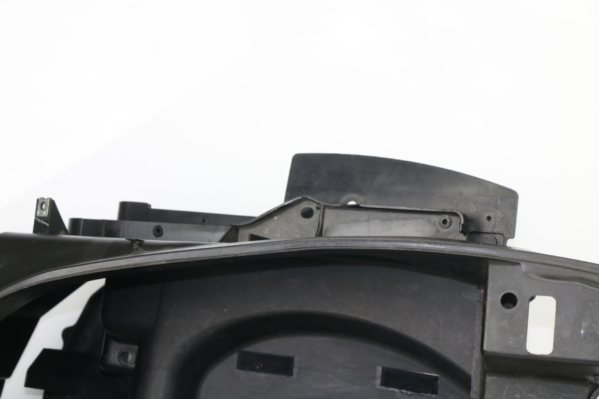 photo de UNDERSEAT STORAGE HONDA FES FORESIGHT 250 (1997 - 2002) - Surface and material condition
