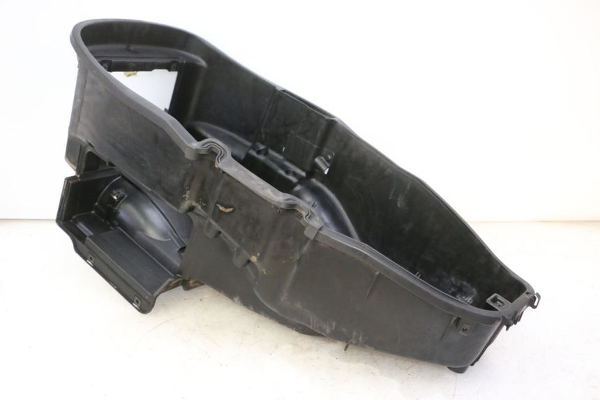 photo de SEAT STORAGE BOX HONDA FES S-WING SWING ABS 125 (2007 - 2015) - Zoom on usage condition