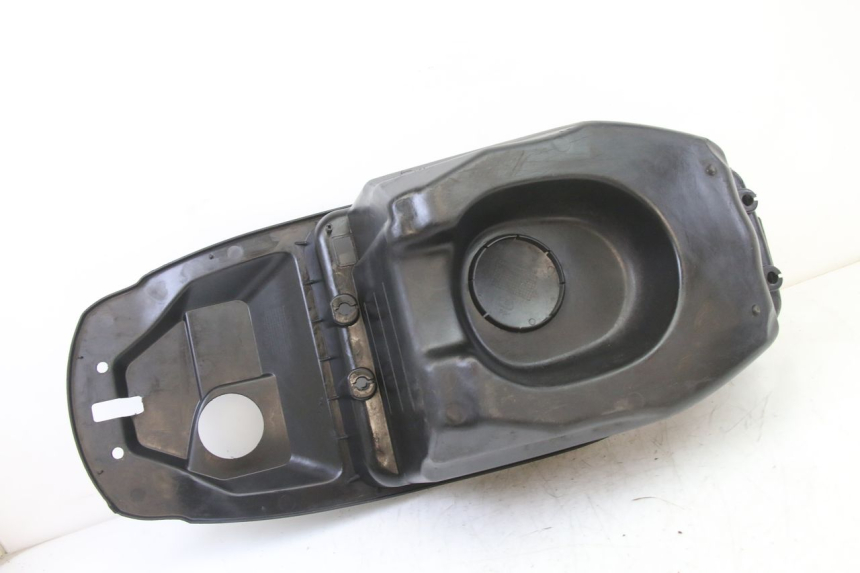 photo de UNDERSEAT STORAGE SYM FIDDLE 2 S 125 (2012 - 2014) - Fixing points details