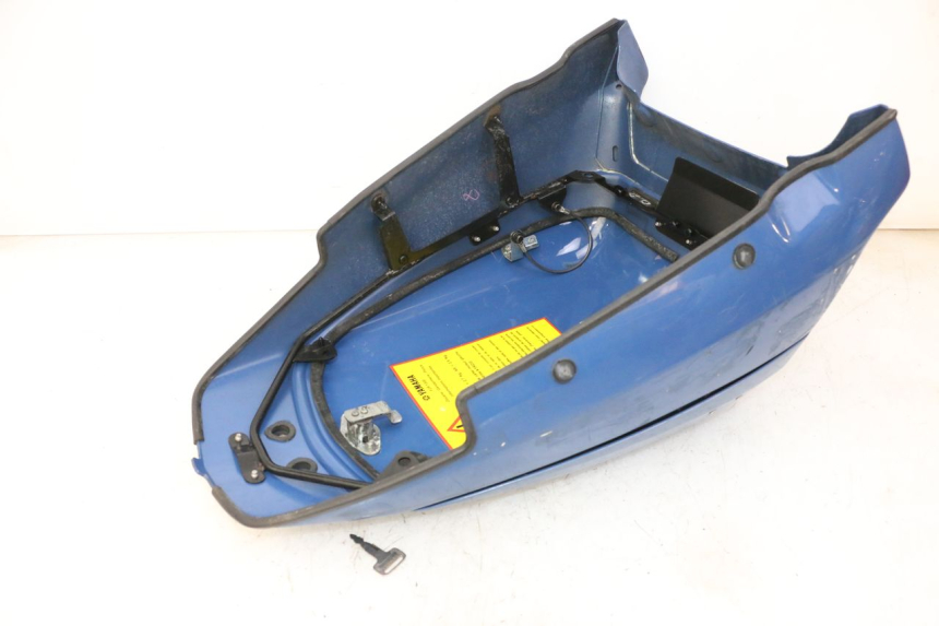 photo de SEAT STORAGE BOX YAMAHA FJR ABS 1300 (2006 - 2012) - Zoom on usage condition