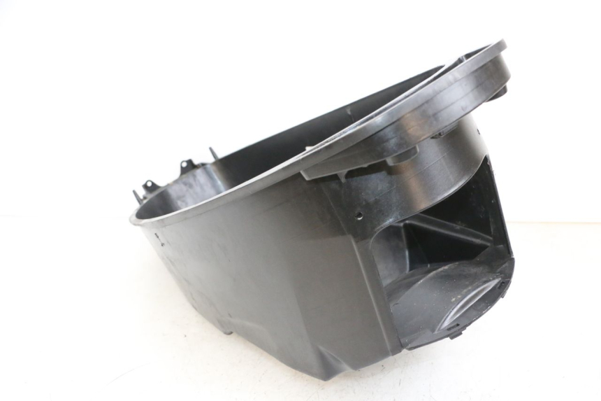 photo de UNDERSEAT STORAGE MBK FLAME X 125 (2007 - 2016) - Fixing points details