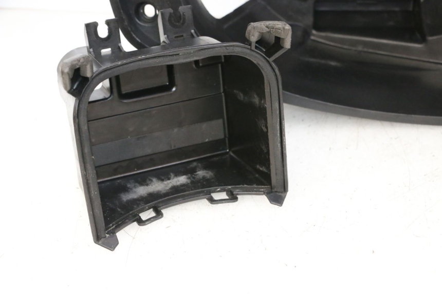 photo de UNDERSEAT STORAGE MBK FLAME X 125 (2007 - 2016) - Markings and original references