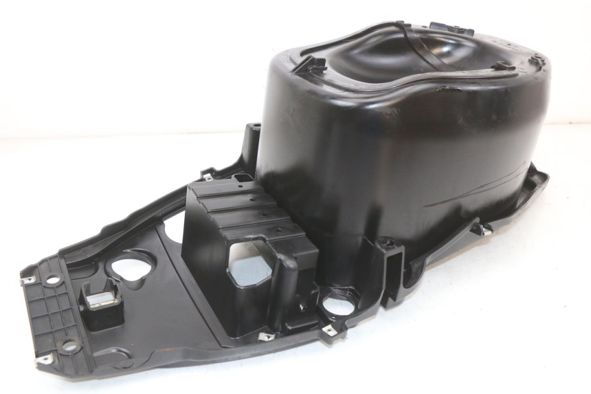 photo de UNDERSEAT STORAGE PIAGGIO FLY 2T 50 (2004 - 2017) - Distinctive features