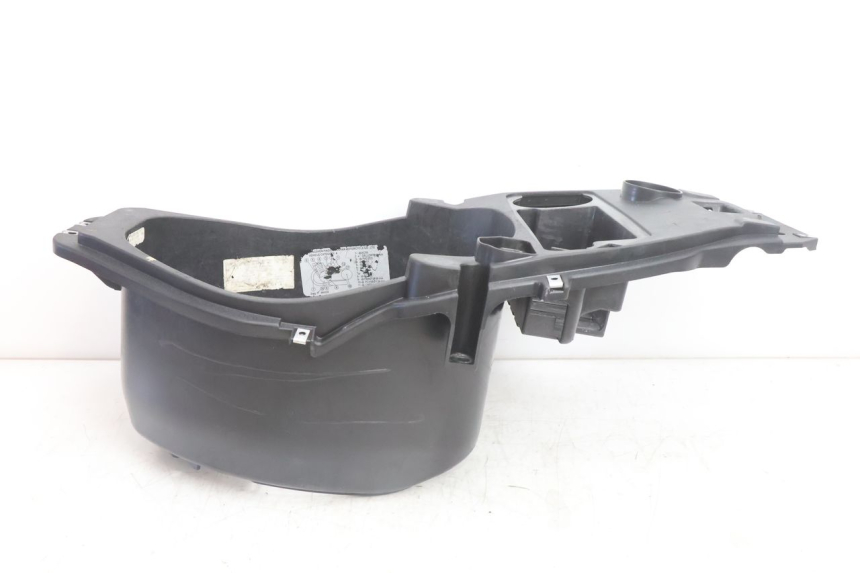 photo de UNDERSEAT STORAGE PIAGGIO FLY 2T 50 (2004 - 2017) - Technical close-up