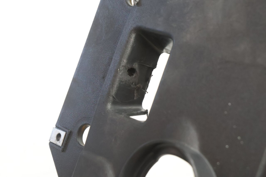photo de UNDERSEAT STORAGE PIAGGIO FLY 2T 50 (2004 - 2017) - Fixing points details