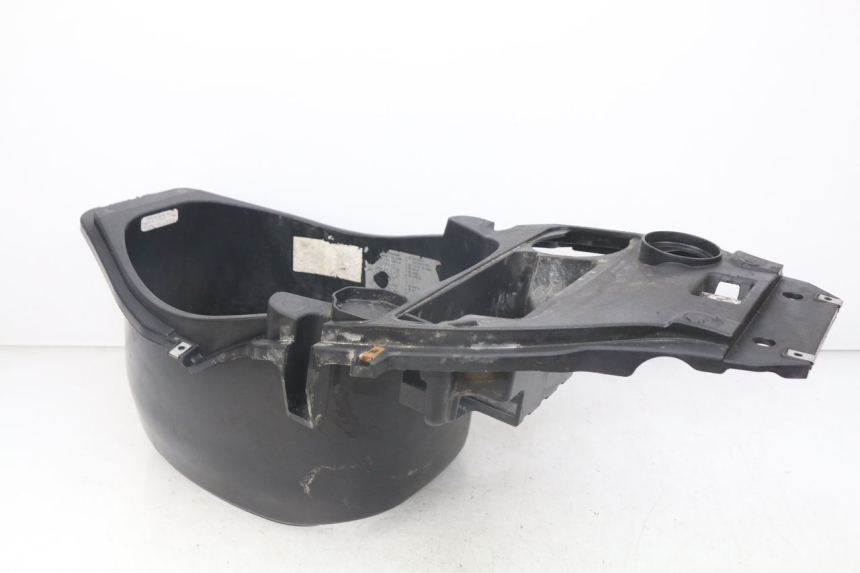 photo de UNDERSEAT STORAGE PIAGGIO FLY 125 (2005 - 2012) - Zoom on usage condition