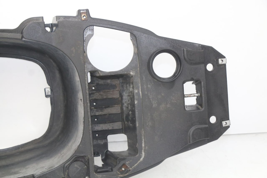 photo de UNDERSEAT STORAGE PIAGGIO FLY 125 (2005 - 2012) - Technical close-up