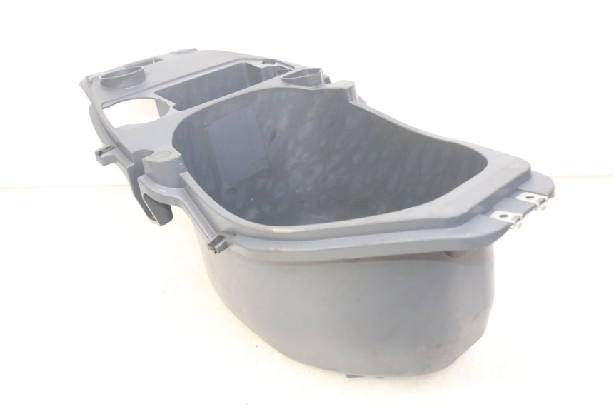 photo de SEAT STORAGE BOX PIAGGIO FLY 100 (2006 - 2010) - Alternative perspective