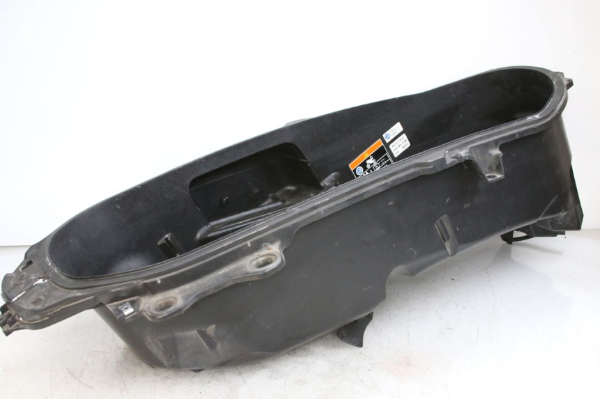 photo de SEAT STORAGE BOX HONDA FORZA 125 (2015 - 2016) - Alternative perspective