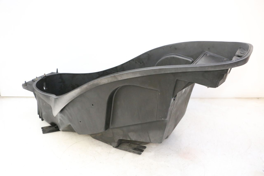 photo de UNDERSEAT STORAGE KYMCO GRAND DINK 125 (2002 - 2007) - Fixing points details