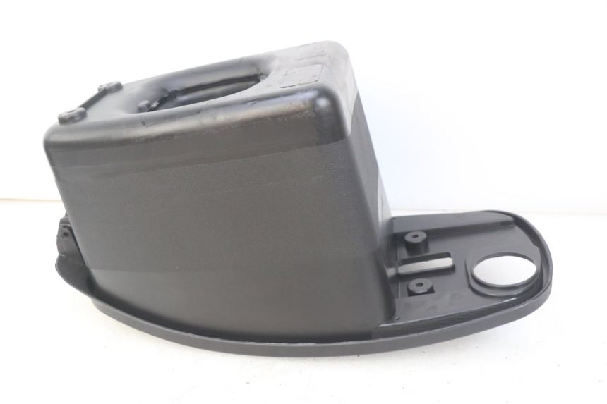 photo de SEAT STORAGE BOX JM MOTORS GT LINE 4T 50 (2021 - 2023) - Alternative perspective