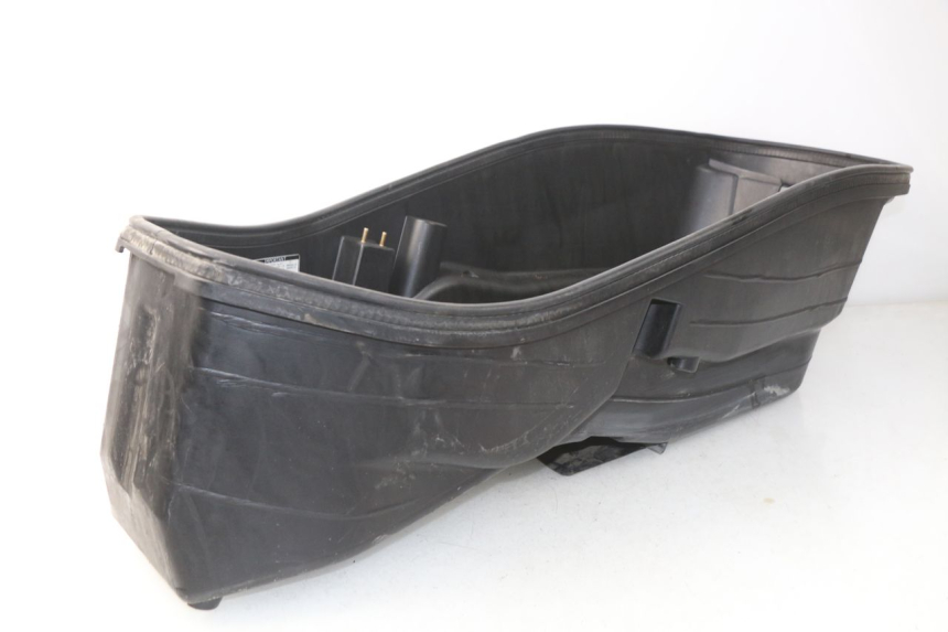 photo de UNDERSEAT STORAGE SYM GTS EFI ABS 125 (2012 - 2016) - Zoom on usage condition