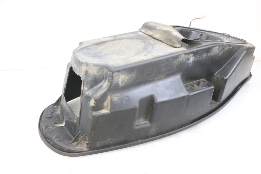 photo de UNDERSEAT STORAGE SYM GTS EVO 125 (2009 - 2013) - Zoom on usage condition