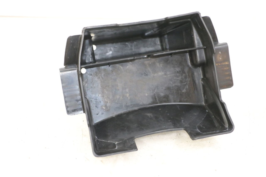 photo de UNDERSEAT STORAGE SUZUKI GZ MARAUDER 125 (1998 - 2004) - Main view