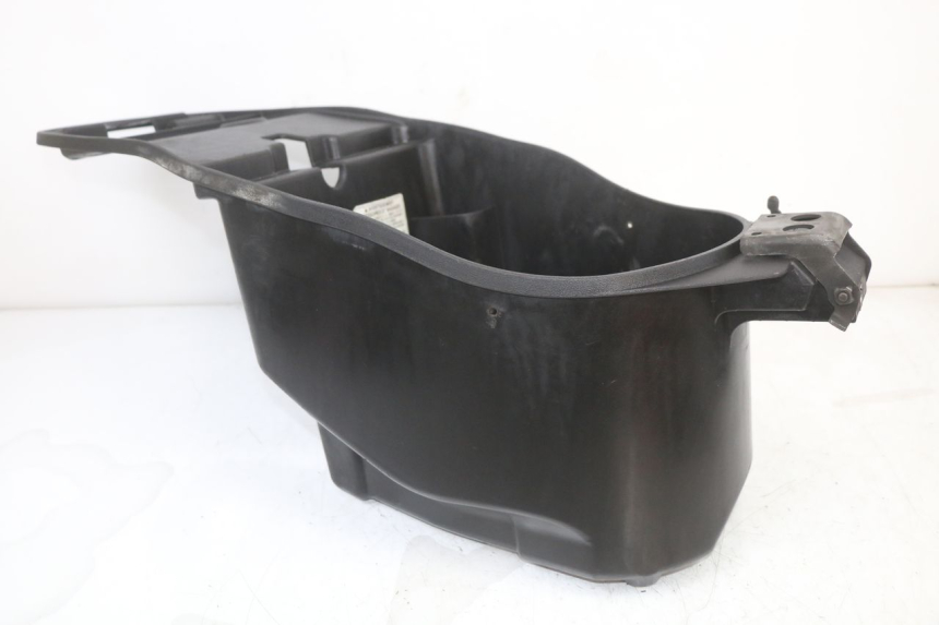 photo de UNDERSEAT STORAGE HONDA NES AROBASE 125 (2000 - 2003) - Zoom on usage condition