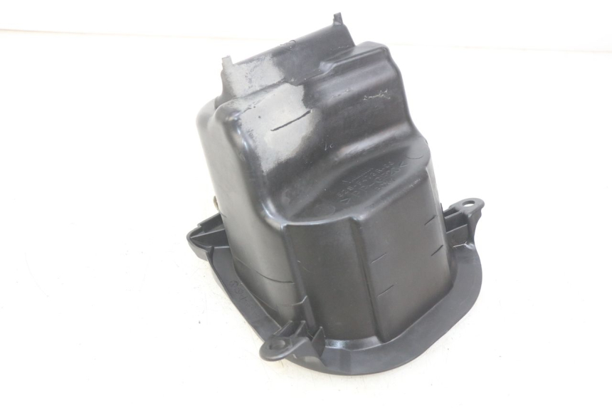 photo de SEAT STORAGE BOX YAMAHA HW XENTER 125 (2011 - 2017) - Zoom on usage condition