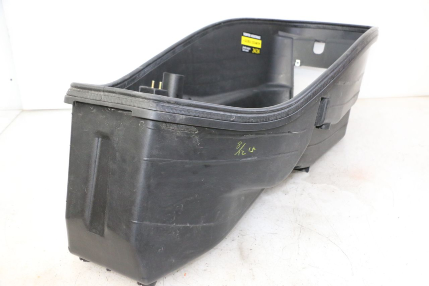 photo de UNDERSEAT STORAGE SYM JOYMAX 125 (2010 - 2017) - Technical close-up