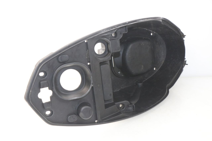 photo de SEAT TRUNK PEUGEOT KISBEE 2T 50 (2010 - 2017) - Fixing points details