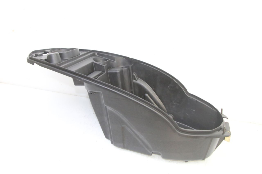 photo de SEAT TRUNK PEUGEOT KISBEE 2T 50 (2010 - 2017) - Zoom on usage condition